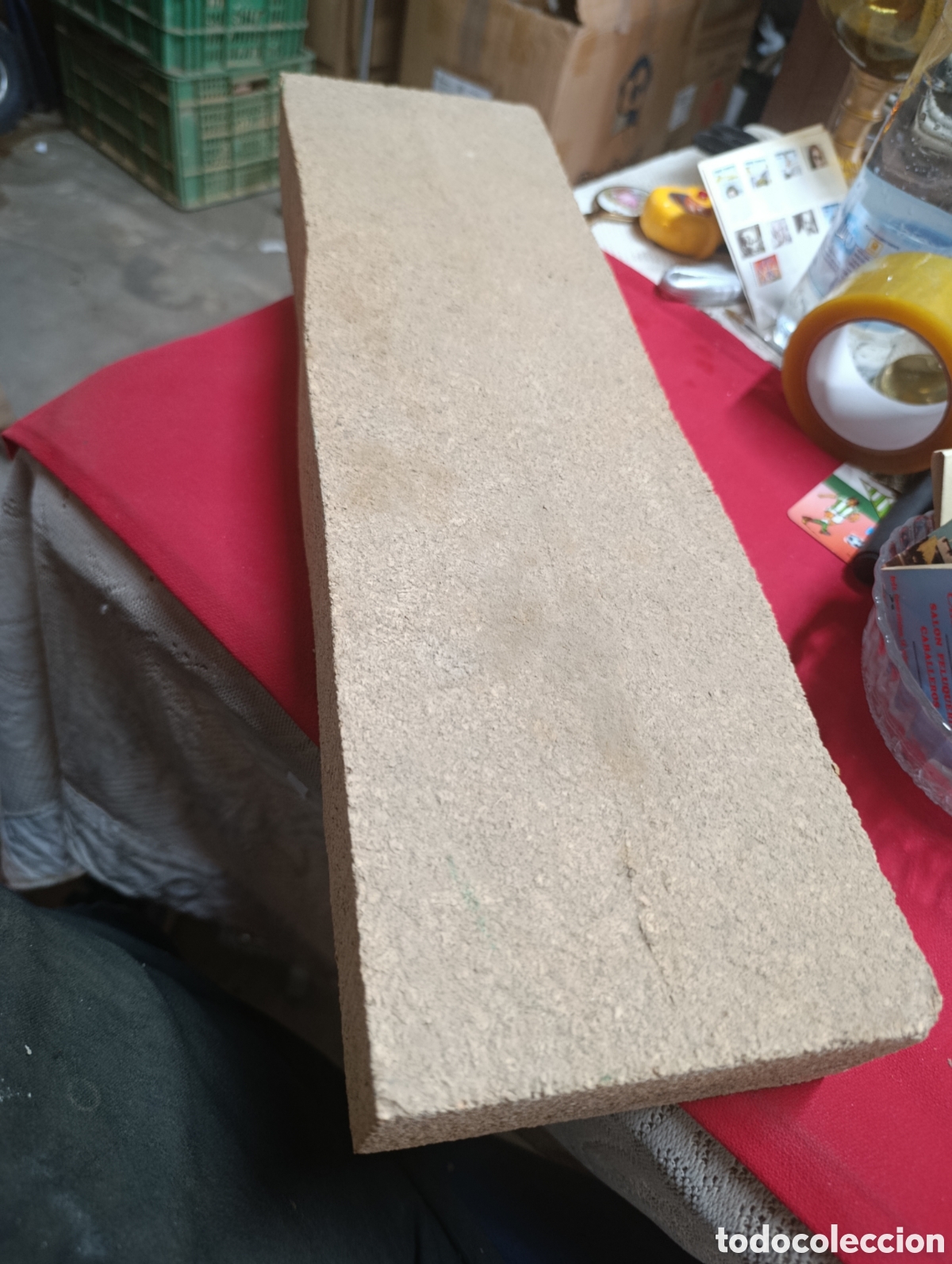 Artesan&iacute;a: Bloque de corcho aglomerado.