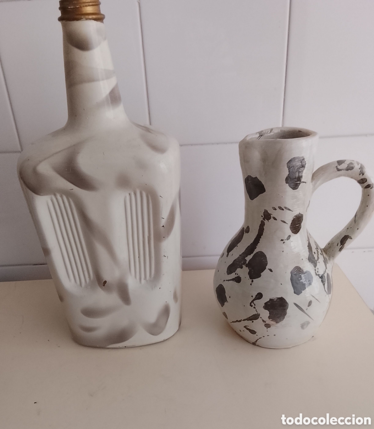 Artesan&iacute;a: Bonito conjunto antiguo de jarra de barro y jarr&oacute;n de cristal