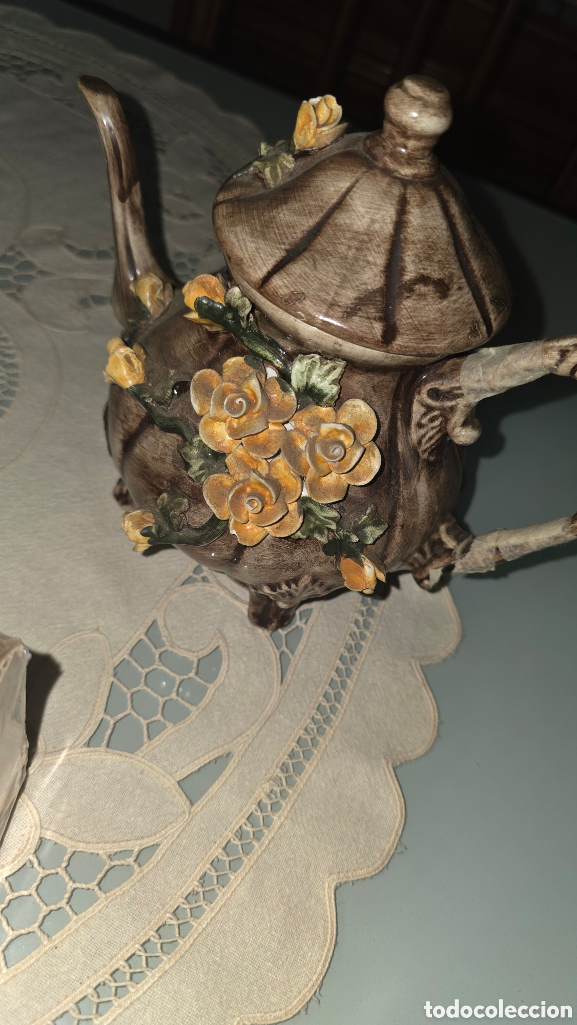 Artesan&iacute;a: Conjunto Decorativo Vintage de Cer&aacute;mica Barroca &ndash; Centro de Mesa y Tetera