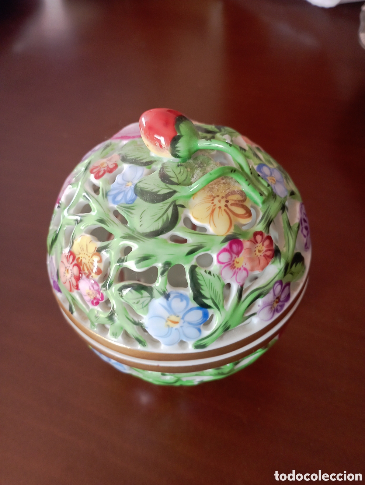 Artesan&iacute;a: Bombonera o caja de popurr&iacute; de porcelana hungara