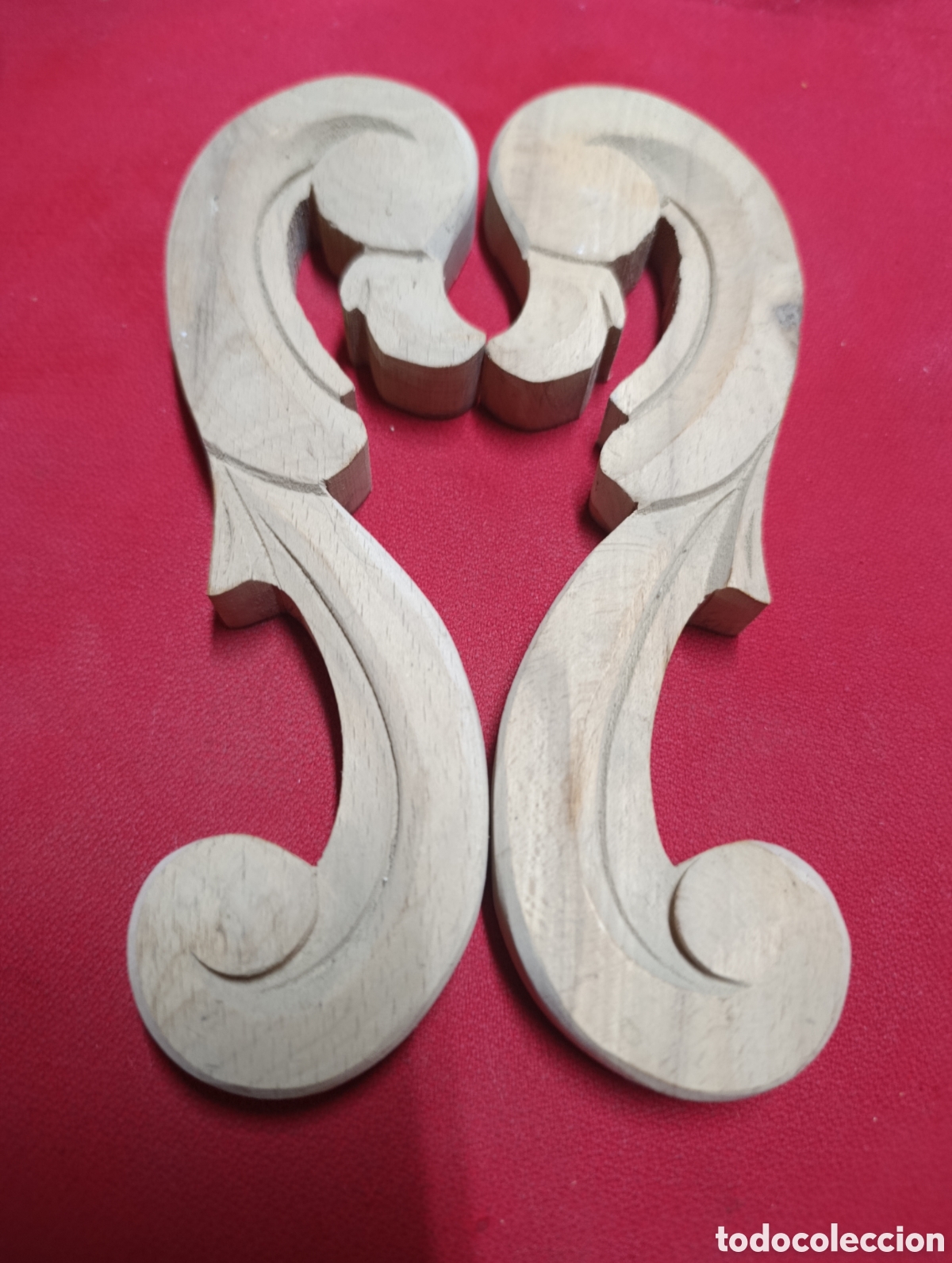 Artesan&iacute;a: pareja de tallas madera de haya.