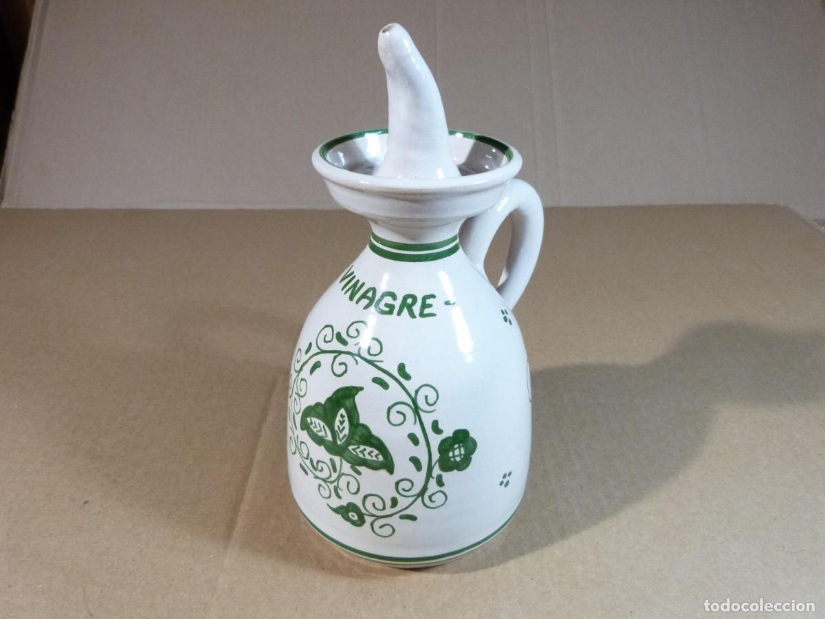 Artesan&iacute;a: Dispensador recipiente para vinagre de ceramica o barro cocido - Firmado Sa Roca Llisa
