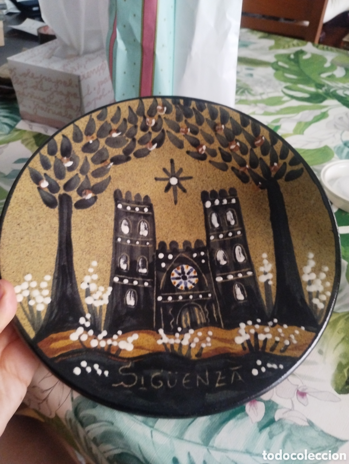 Artesan&iacute;a: Plato Pozancos pintado a mano