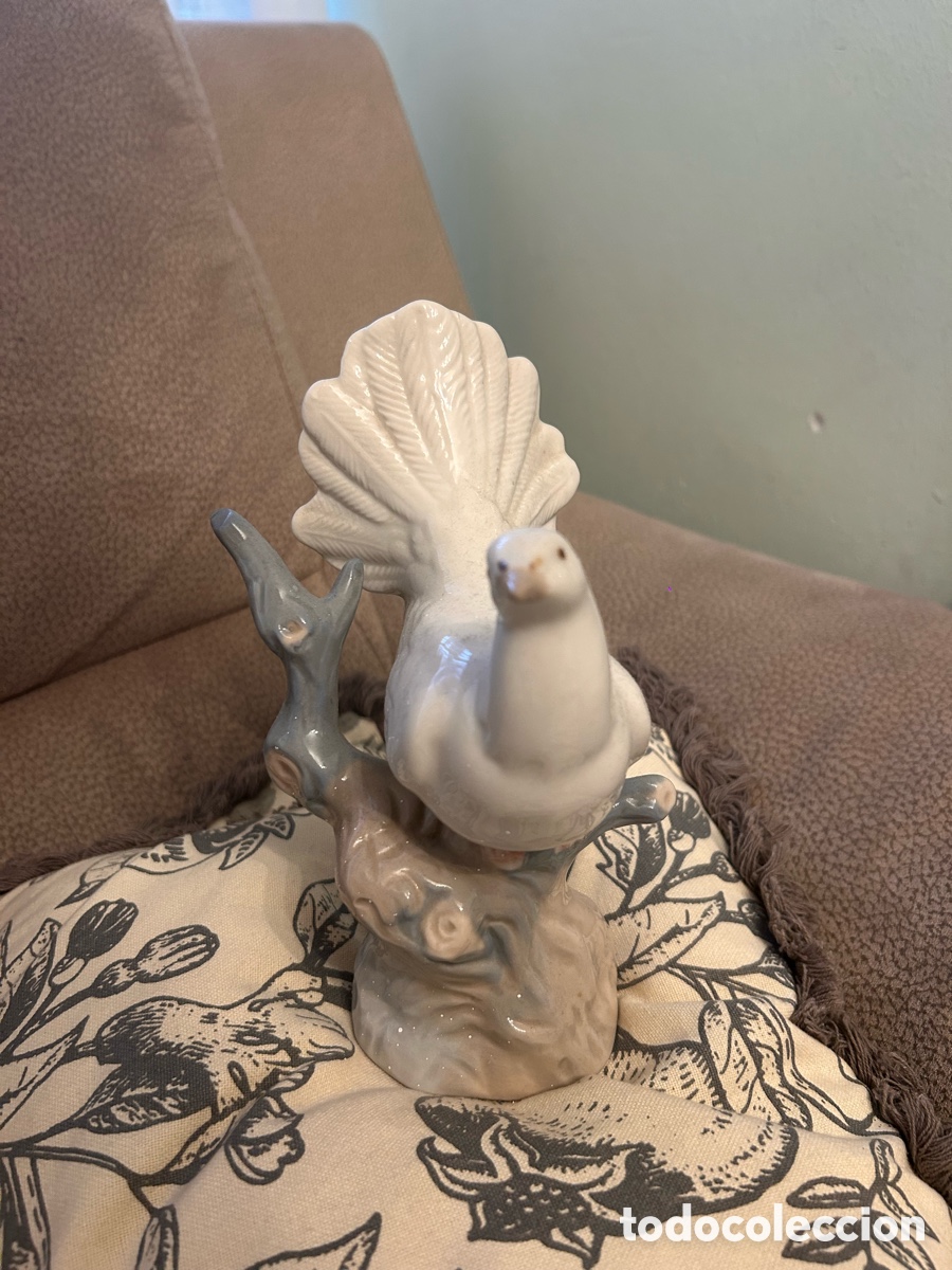 Artesan&iacute;a: paloma blanca de porcelana
