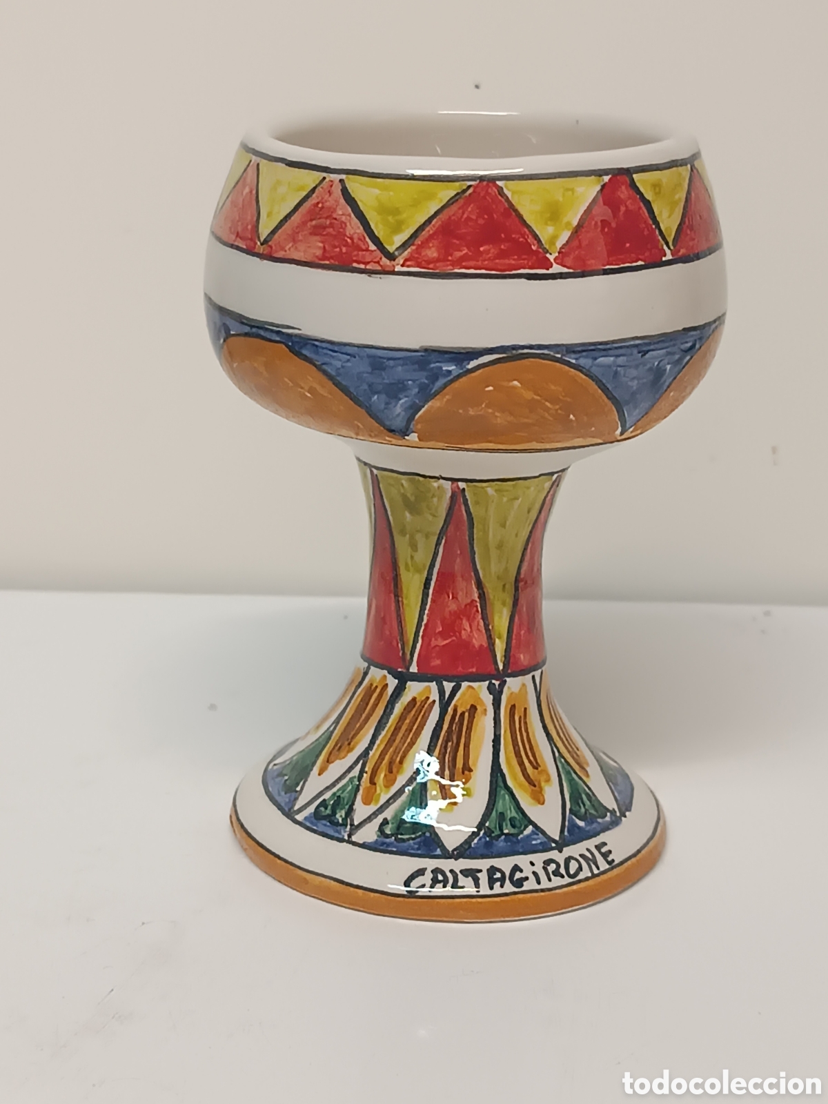 Artesan&iacute;a: In spagnolo &egrave;: *&rdquo;Vaso de Caltagirone decorado enteramente a mano y hecho a torno&rdquo;*