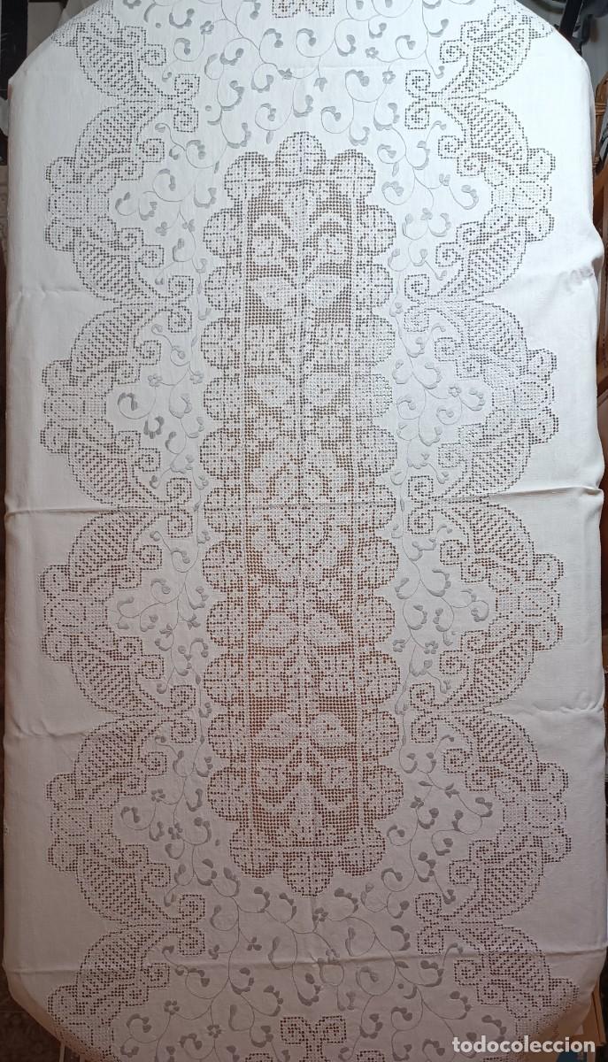 Artesan&iacute;a: Manteleria antigua de Lagartera, una autentica joya.