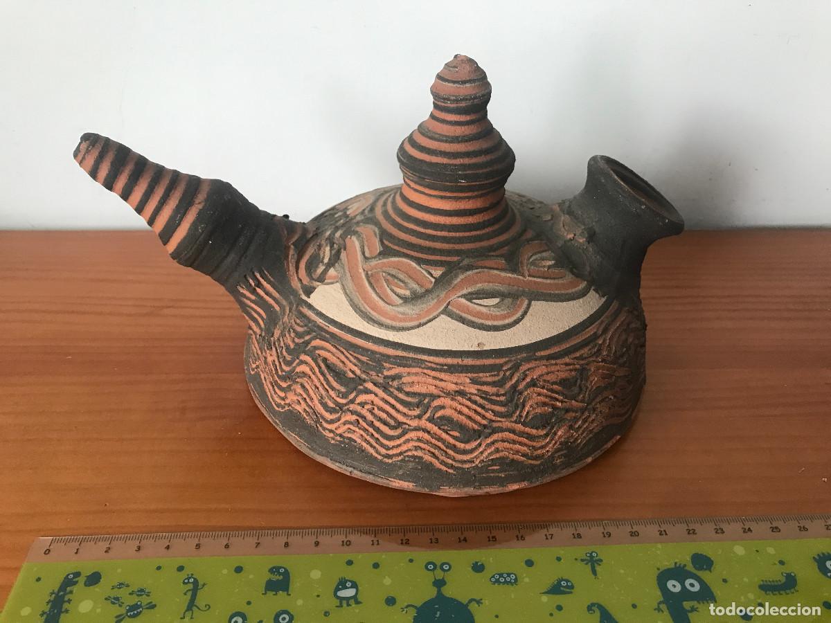 Artesan&iacute;a: Botijo de cer&aacute;mica de Bu&ntilde;o. Firmado Lola