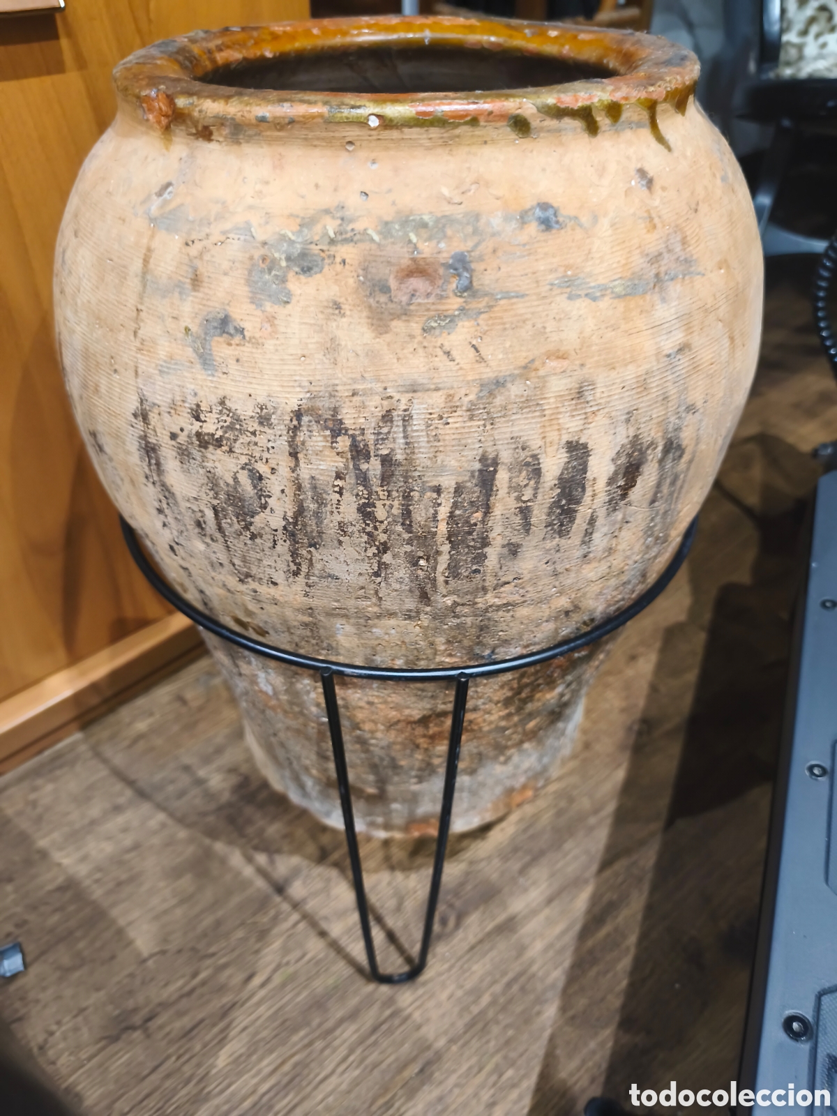 Artesan&iacute;a: Tinaja antigua de barro cocido