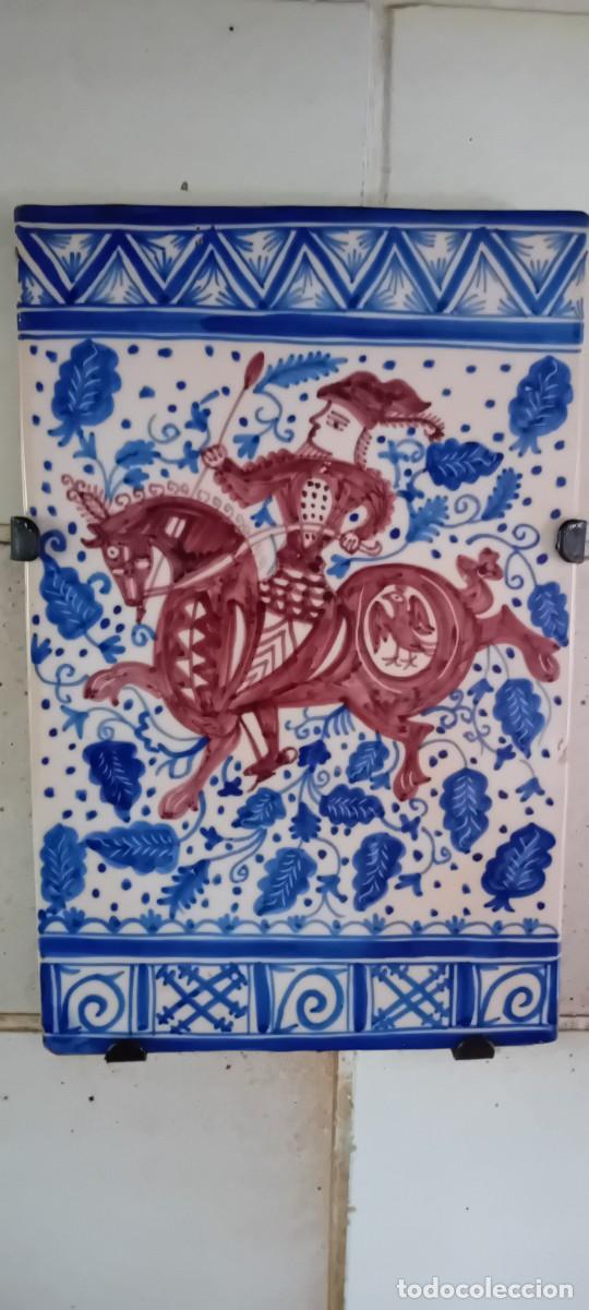 Artesan&iacute;a: Gran azulejo de ceramica con soporte de hierro para colgar en pared