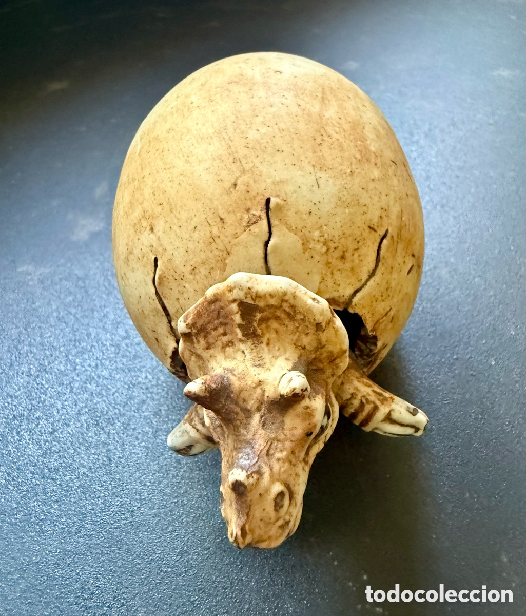 Artesan&iacute;a: Dinosaurio cer&aacute;mica Triceratops huevo