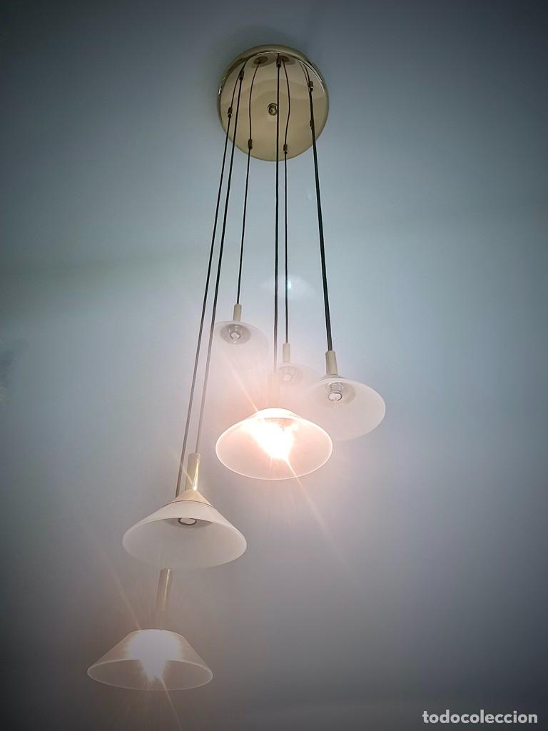 Artesan&iacute;a: L&aacute;mpara colgante en cascada de m&uacute;ltiples luces