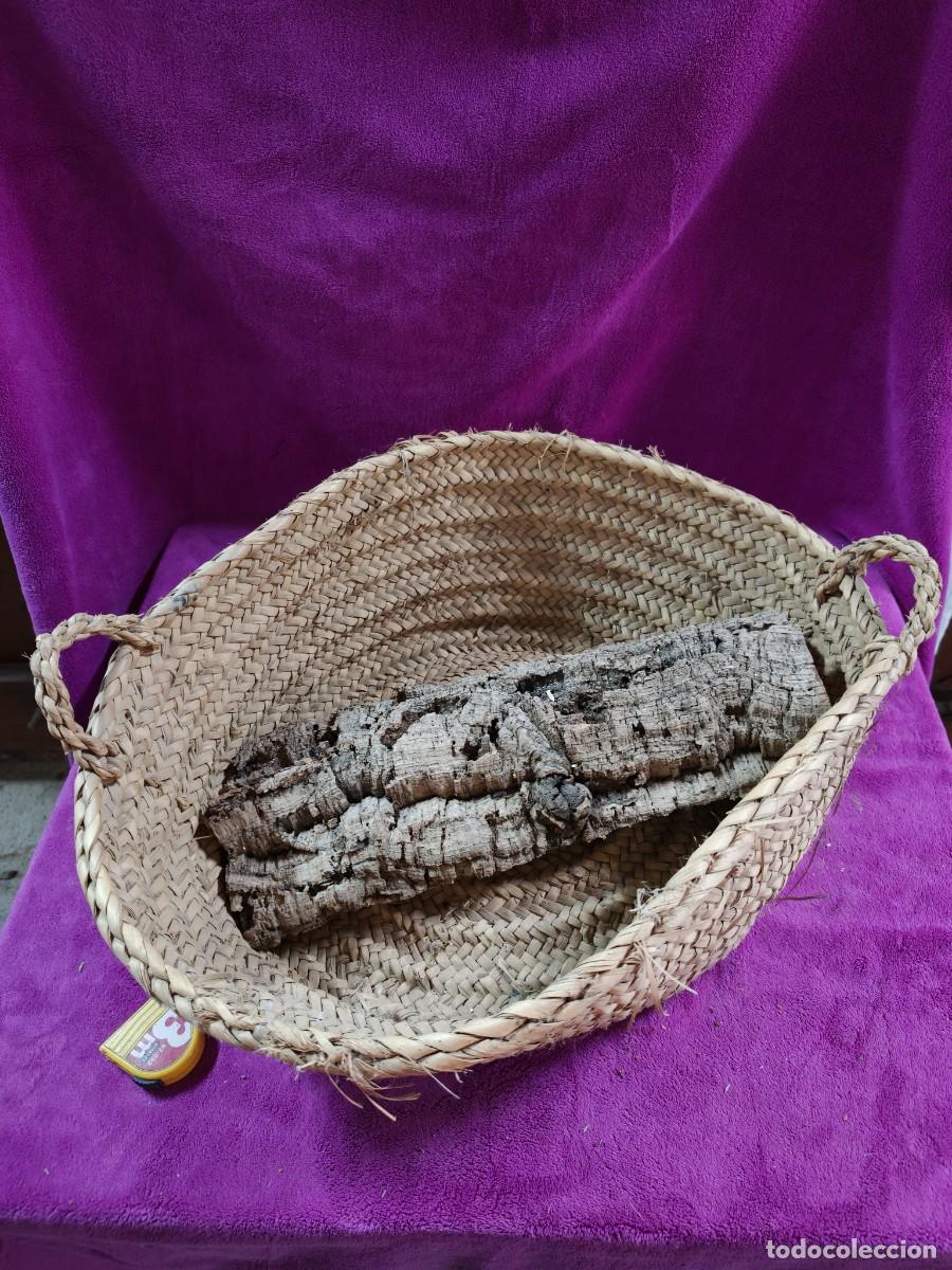 Artesan&iacute;a: capazo de mimbre ,hecho a mano las fotos son parte de la descripcion.