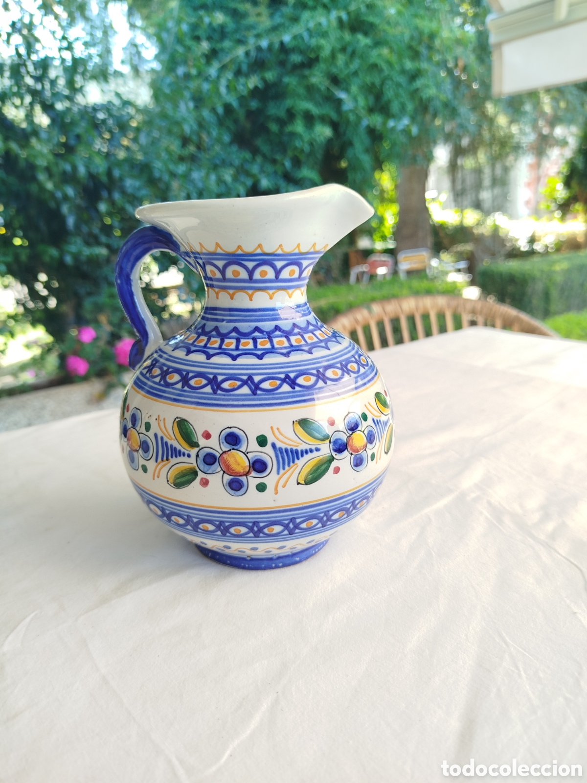 Artesan&iacute;a: Jarra de pico de cer&aacute;mica esmaltada