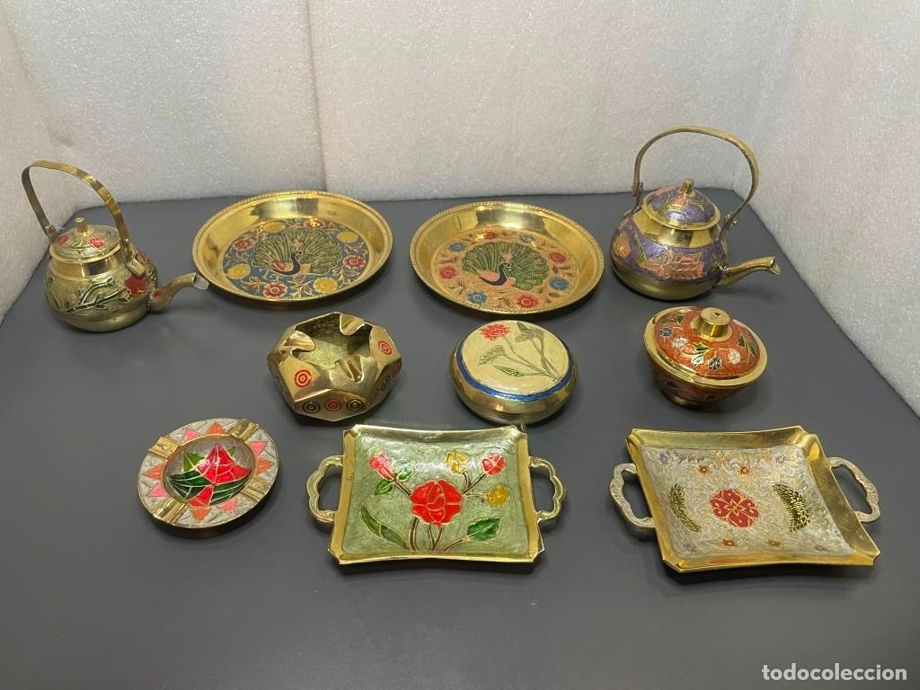 Artesan&iacute;a: Lote de diferentes piezas decorativas en laton esmaltado