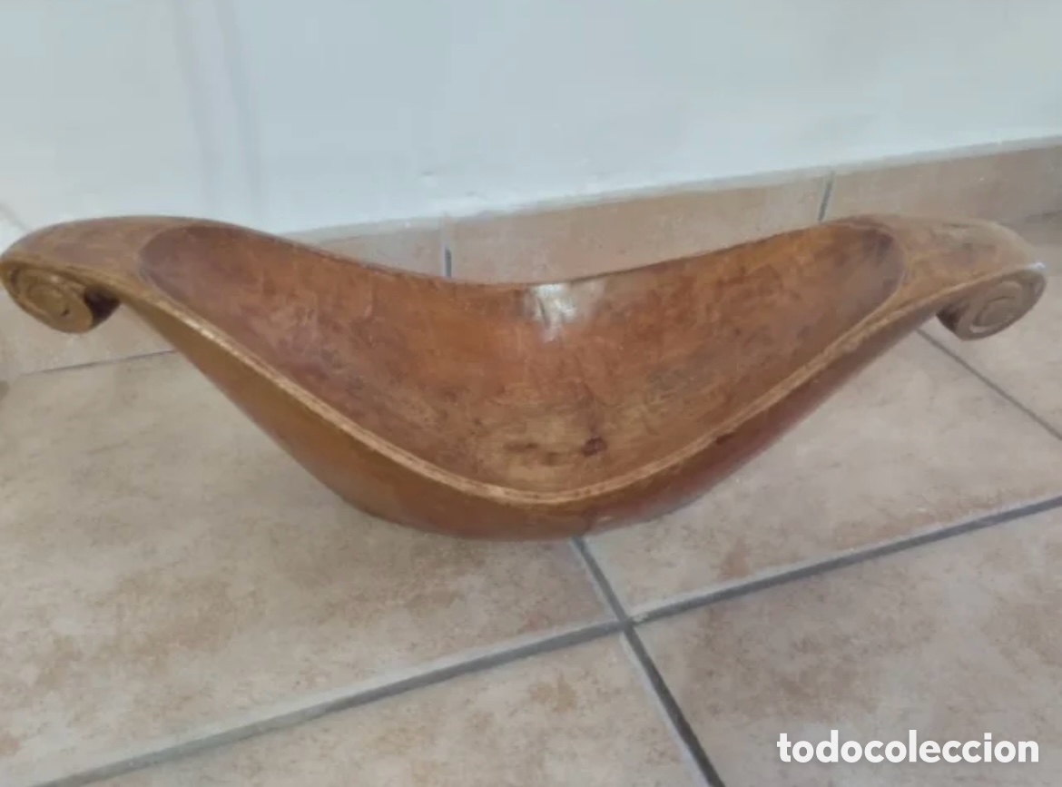 Artesan&iacute;a: Cuenco de madera tallada artesanal