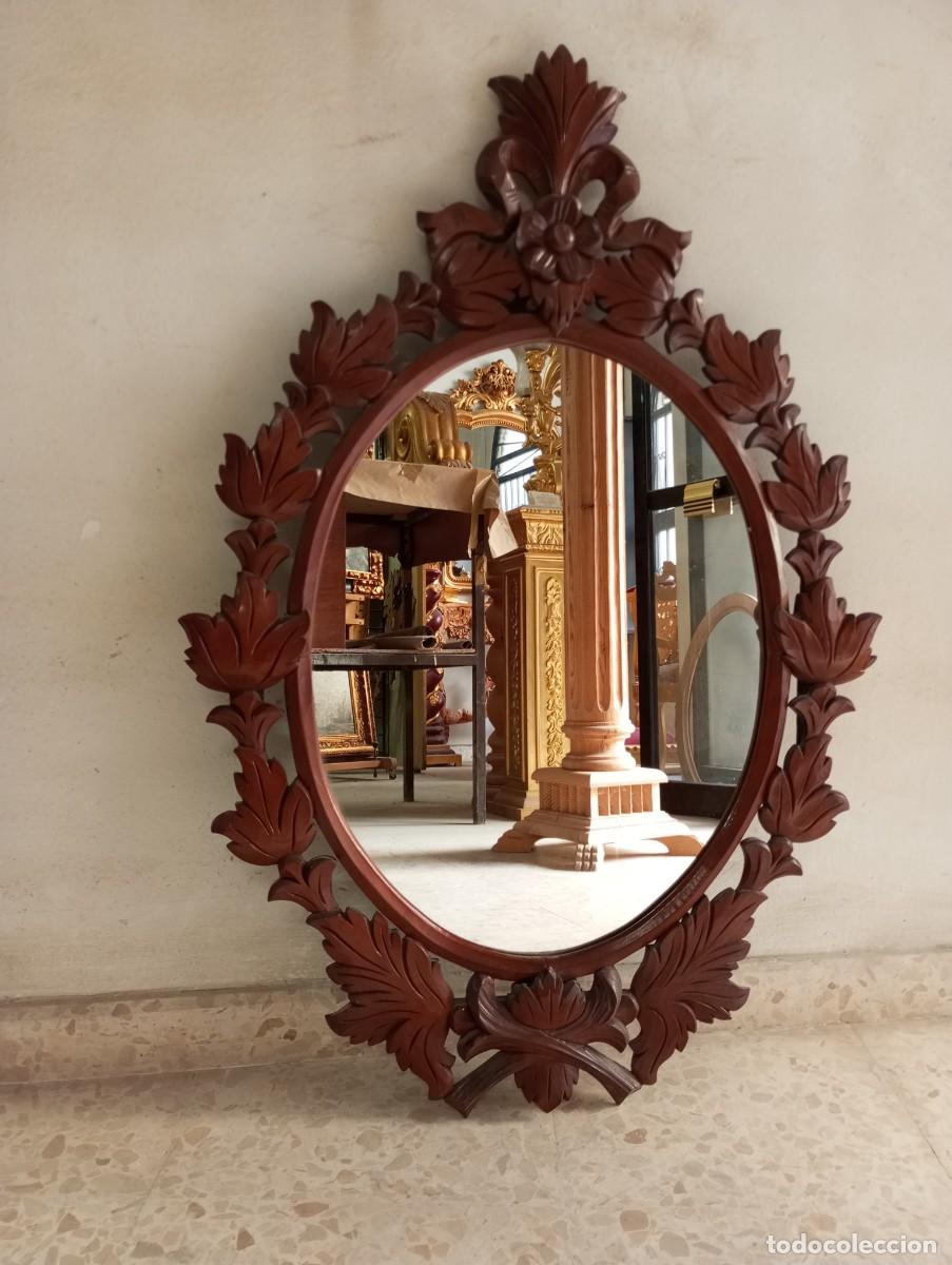Artesan&iacute;a: Marco espejo tallado y barniz