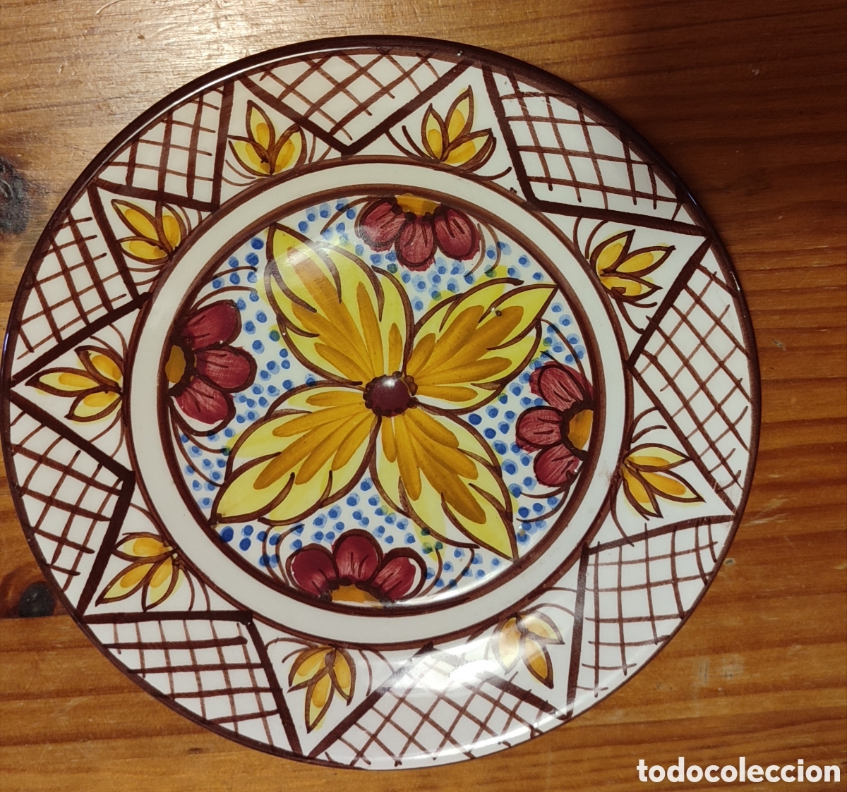 Artesan&iacute;a: Plato de cer&aacute;mica decorativo