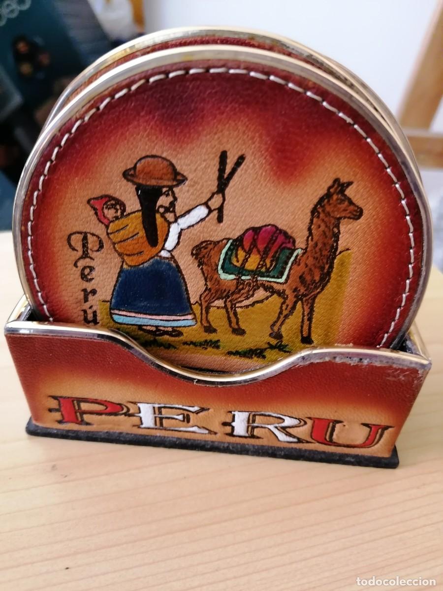 Artesan&iacute;a: JUEGO DE SEIS POSAVASOS DE PER&Uacute;, completa, nueva, piel