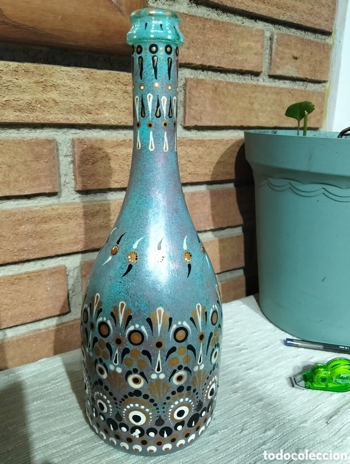 Artesan&iacute;a: Botella decorada en tonos grises