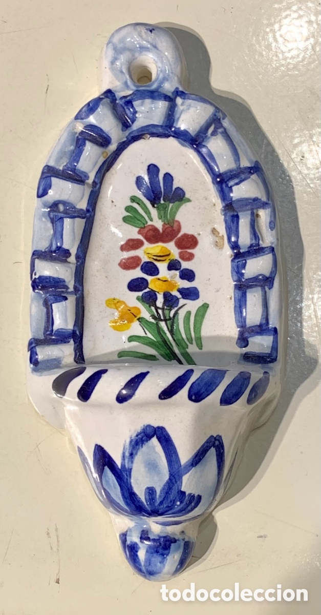 Artesan&iacute;a: Peque&ntilde;a Benditera. POVEO. Ceramica vidriada. Hecha y pintada a mano. Totana. Murcia. 2006.