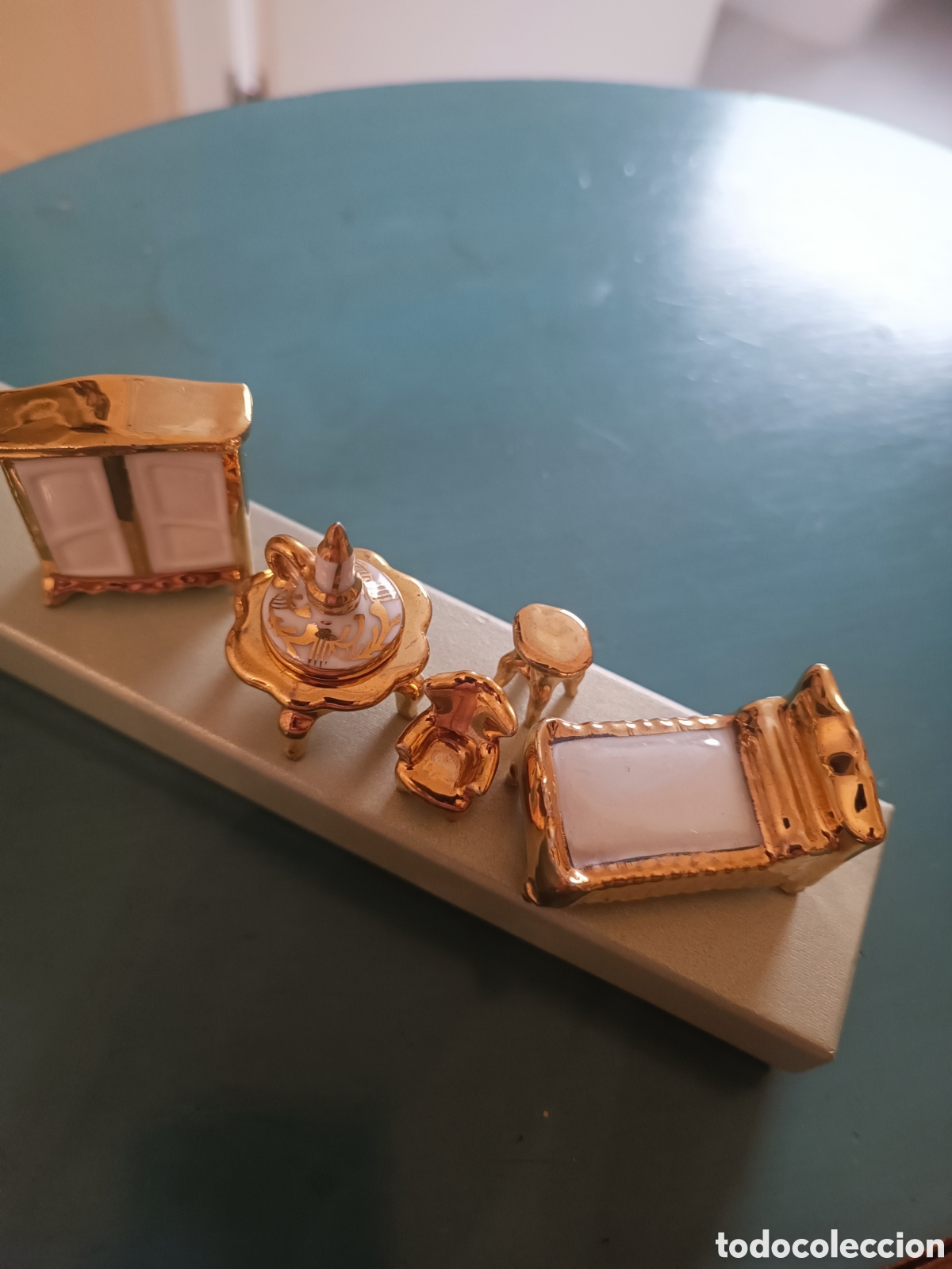Artesan&iacute;a: Miniatura dormitorio porcelana Limoges