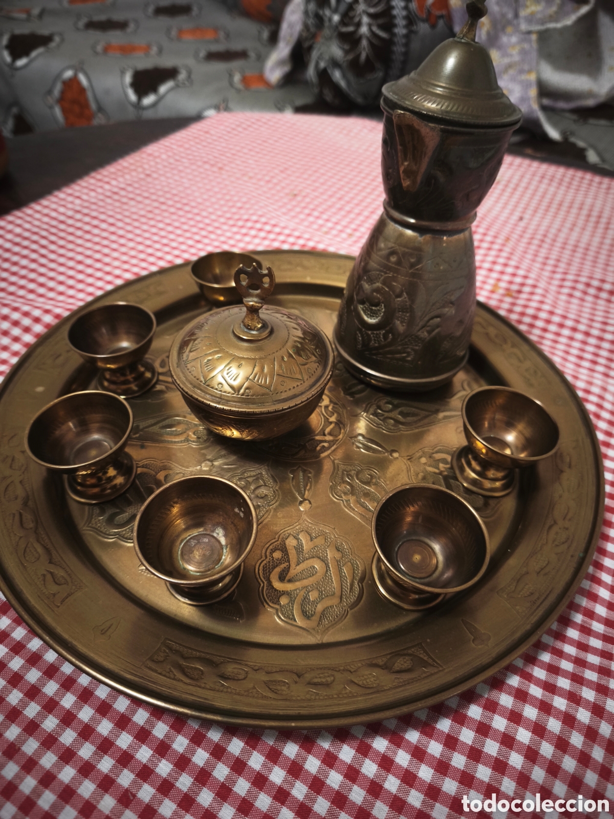 Artesan&iacute;a: Juego de T&eacute; / Licor Vintage Completo de Lat&oacute;n (Bandeja, Jarra y Copas)