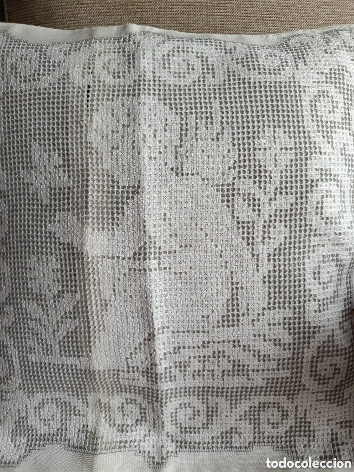 Artesan&iacute;a: Funda de cojin Lagarter