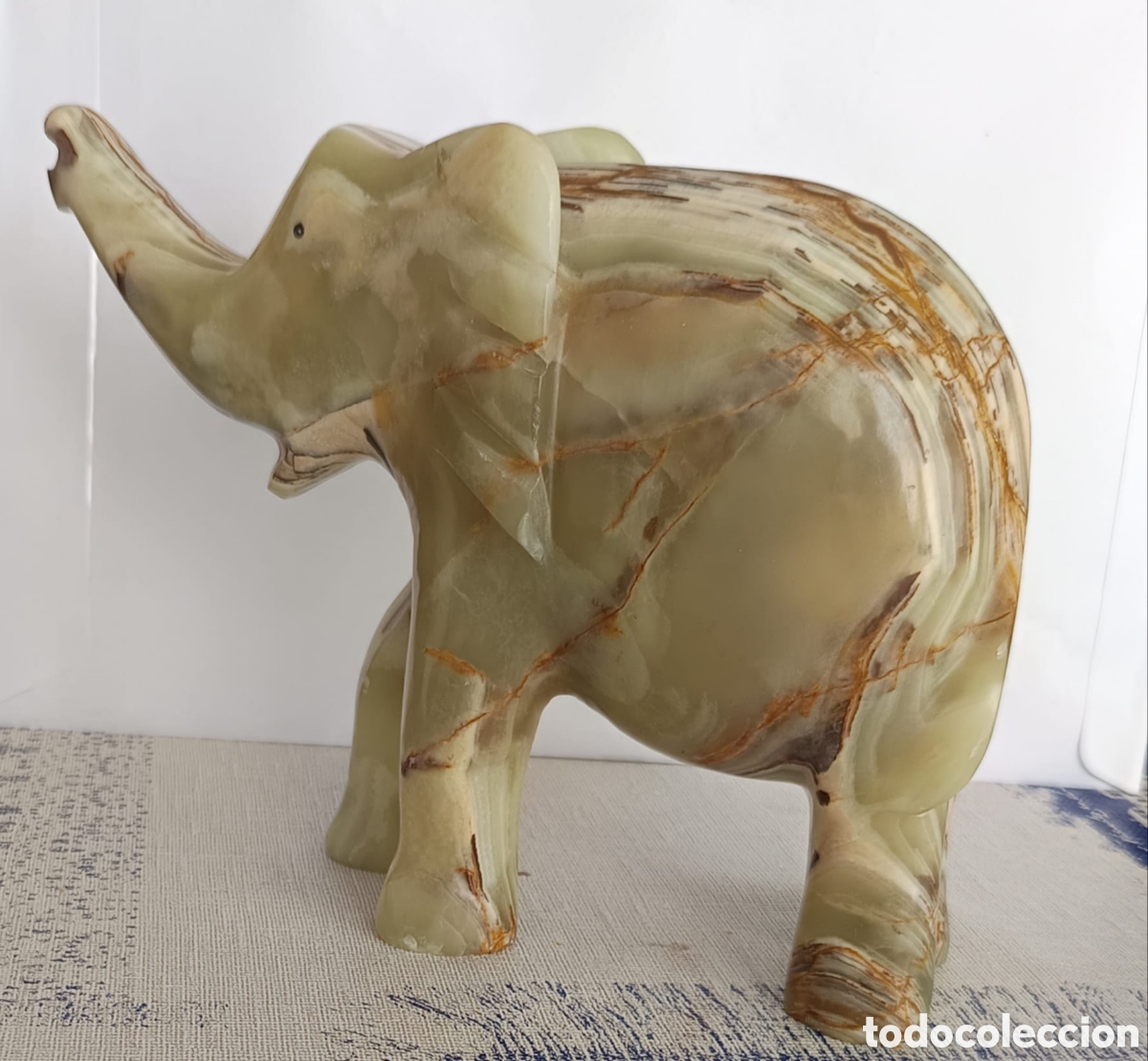 Artesan&iacute;a: ELEFANTE DE MARMOL VERDE CON VETAS MARRONOSAS - MADE IN INDIA