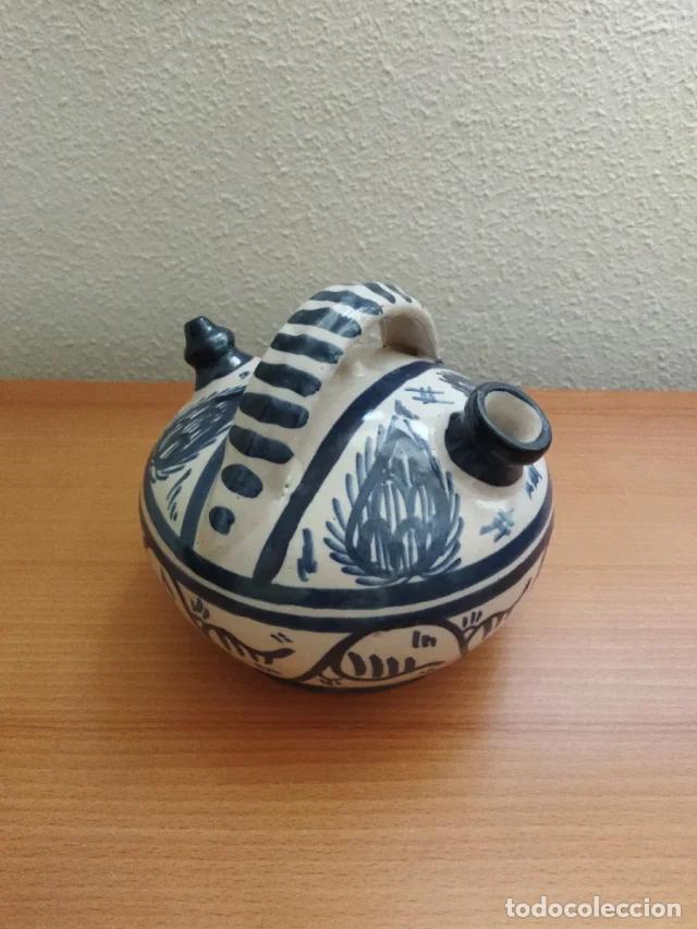 Artesan&iacute;a: Botijo de cer&aacute;mica azul y blanco