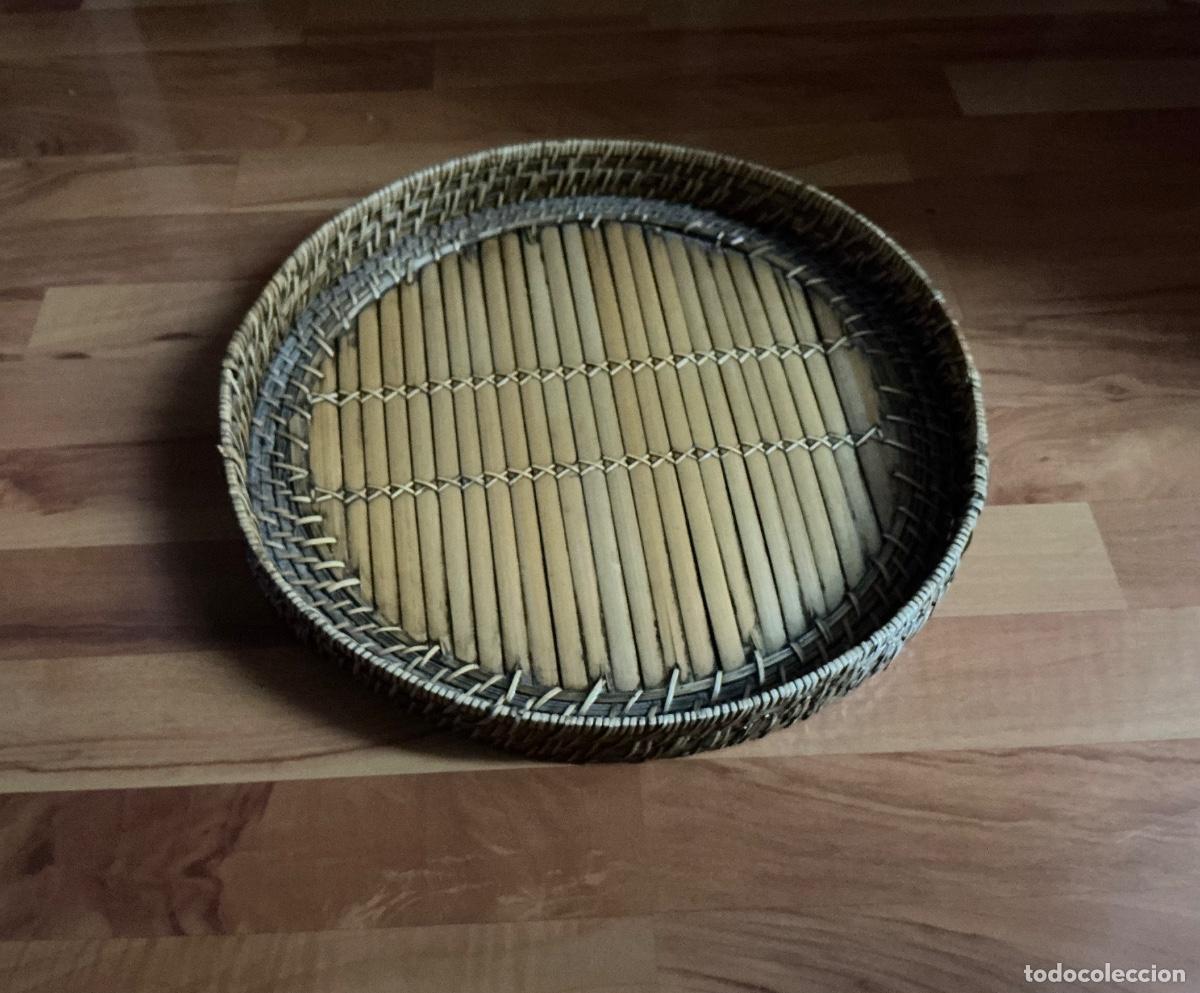 Artesan&iacute;a: Bandeja / cesta redonda. De bamb&uacute;. 39cm x 4cm.