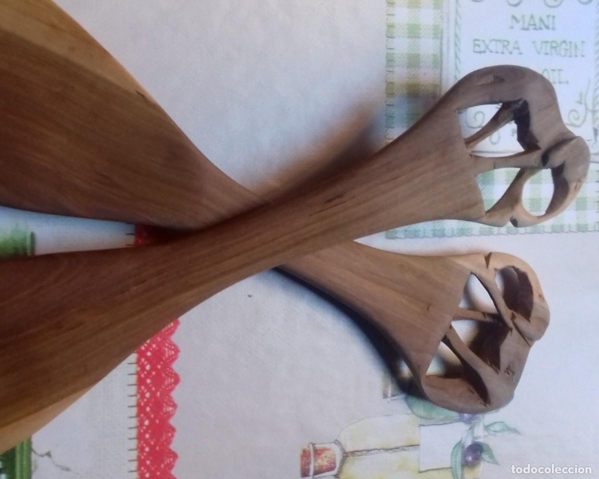 Artesan&iacute;a: Cubiertos para ensalada o para servir de madera con un elefante tallado en los extremos