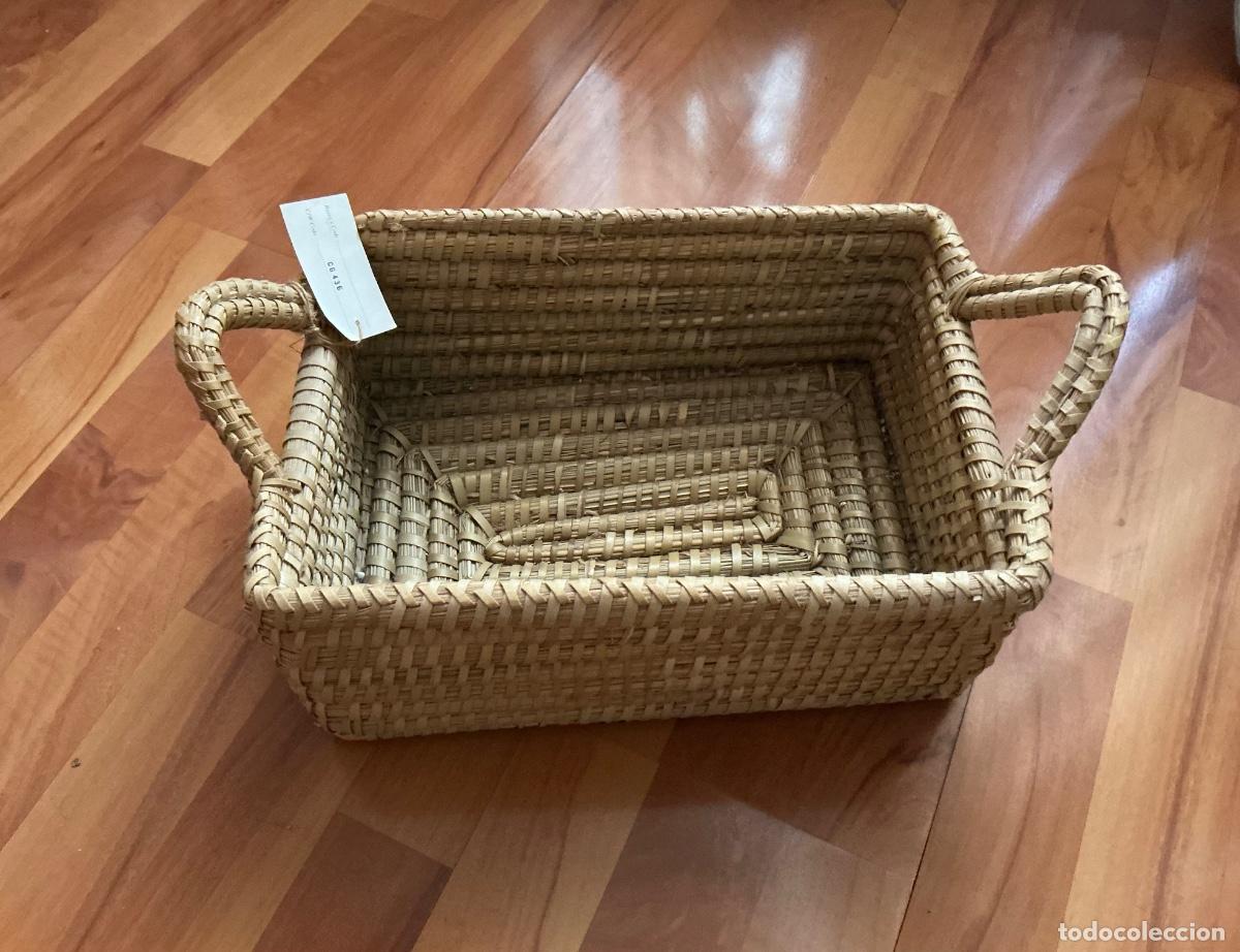 Artesan&iacute;a: Cesta natural con asas. 33cmx22cmx13cm. Bangladesh.