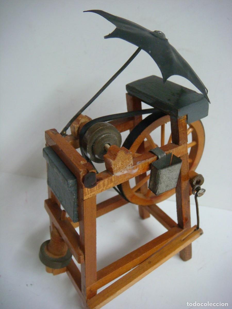 Artesan&iacute;a: FIGURA EN MADERA DE UN CARRO DE AFILADOR ANTIGUO-(&)