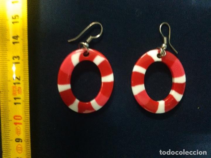 Artesan&iacute;a: PAREJA PENDIENTES BICOLOR ROJO Y BLANCO - Foto 1