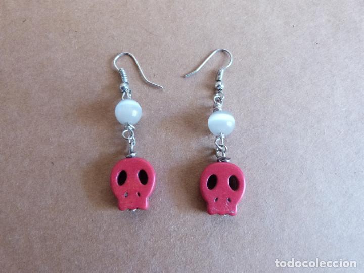 Artesan&iacute;a: Pendientes con decoracion de calavera - Foto 1