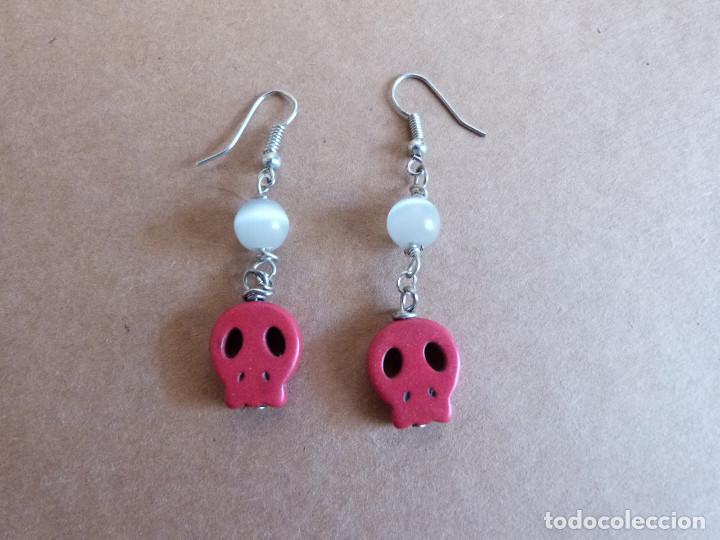 Artesan&iacute;a: Pendientes con decoracion de calavera - Foto 2
