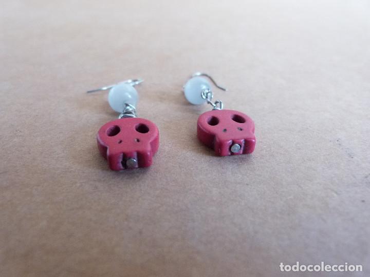 Artesan&iacute;a: Pendientes con decoracion de calavera - Foto 3