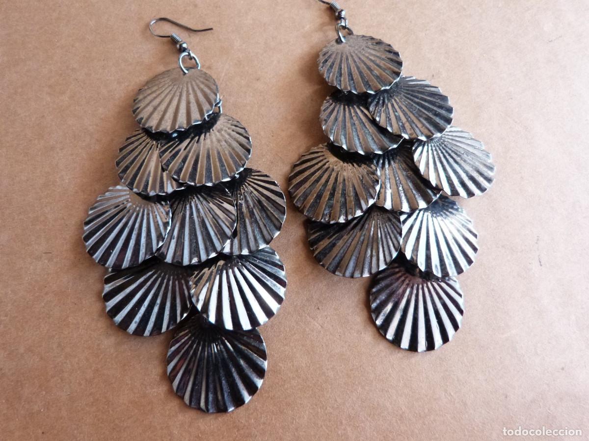 Artesan&iacute;a: Pendientes de conchas en metal - Foto 2