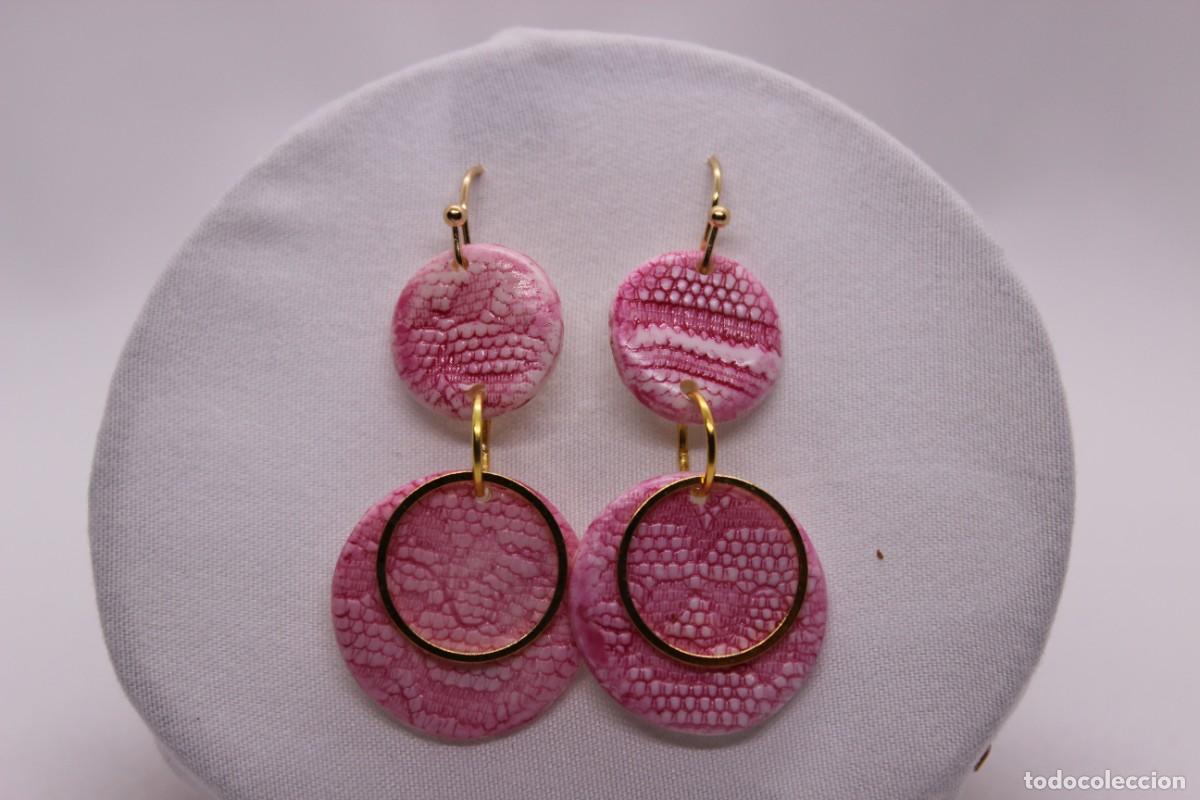 Artesan&iacute;a: Pendientes rosas y dorados - Foto 1