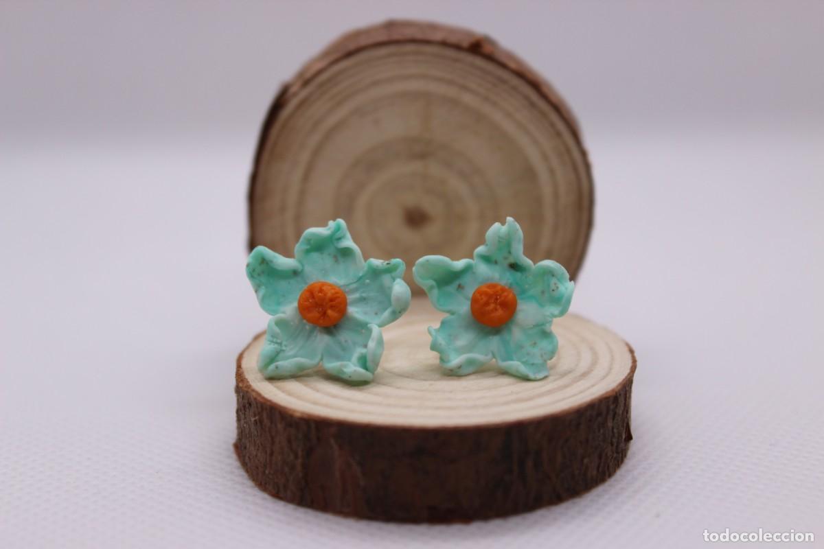 Artesan&iacute;a: Pendientes de arcilla con forma de flor. - Foto 4