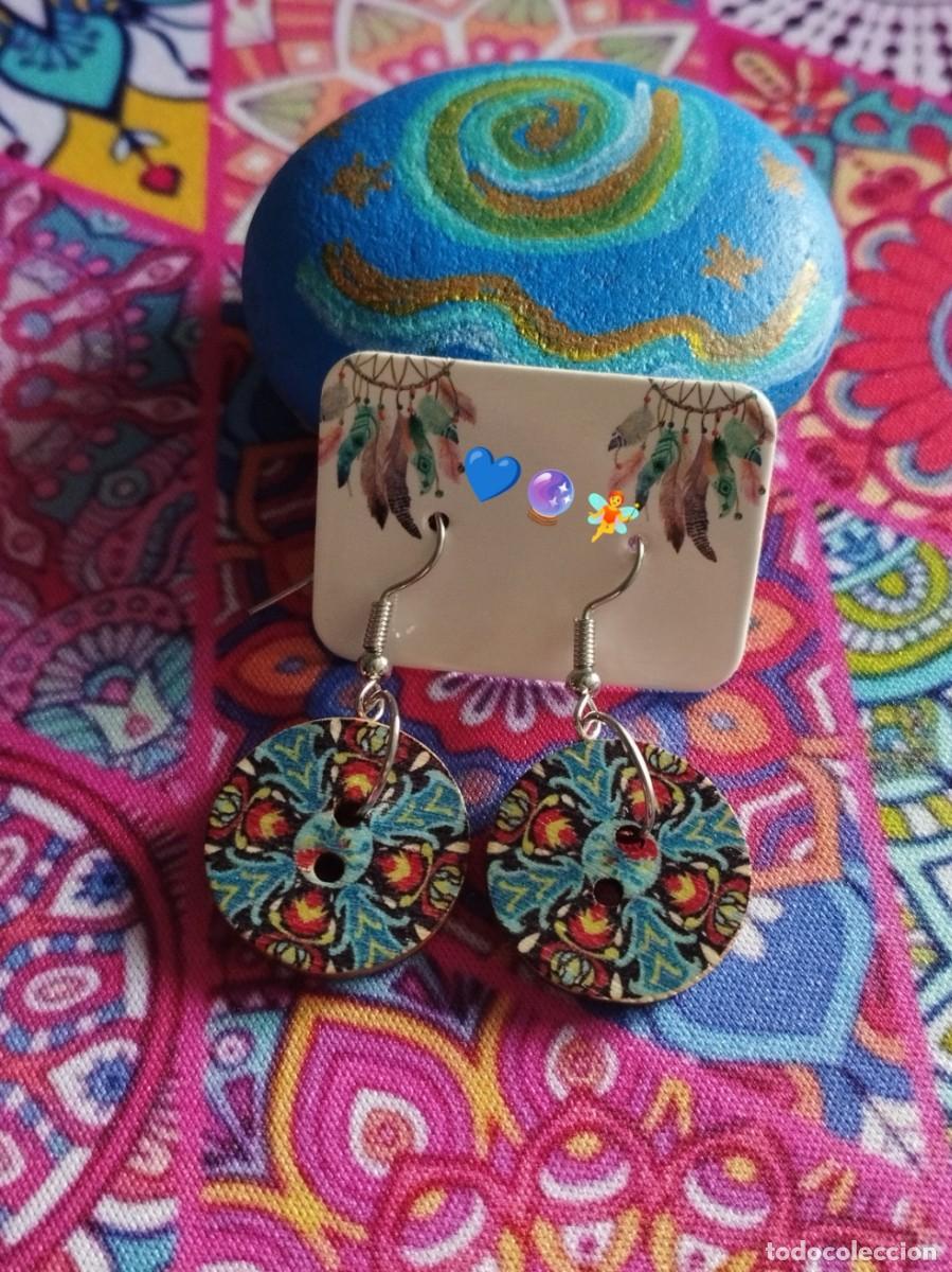 Artesan&iacute;a: Pendientes de botones, color azul, hechos a mano