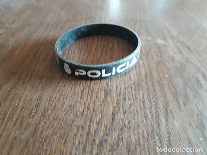 Artesan&iacute;a: pulsera, polic&iacute;a. - Foto 1