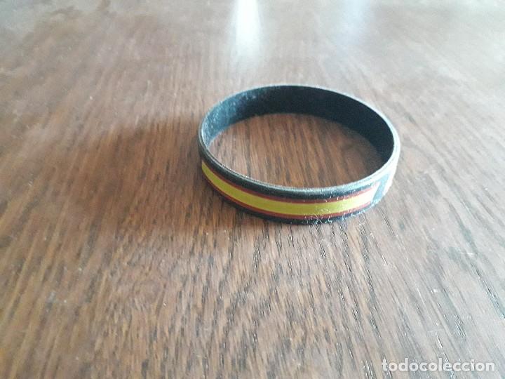 Artesan&iacute;a: pulsera, polic&iacute;a. - Foto 2