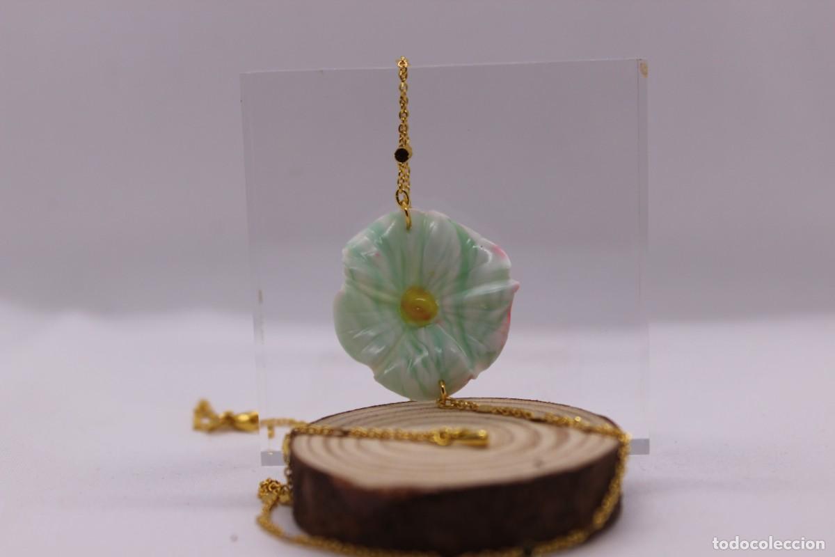 Artesan&iacute;a: Pulsera de flor verde menta. - Foto 2