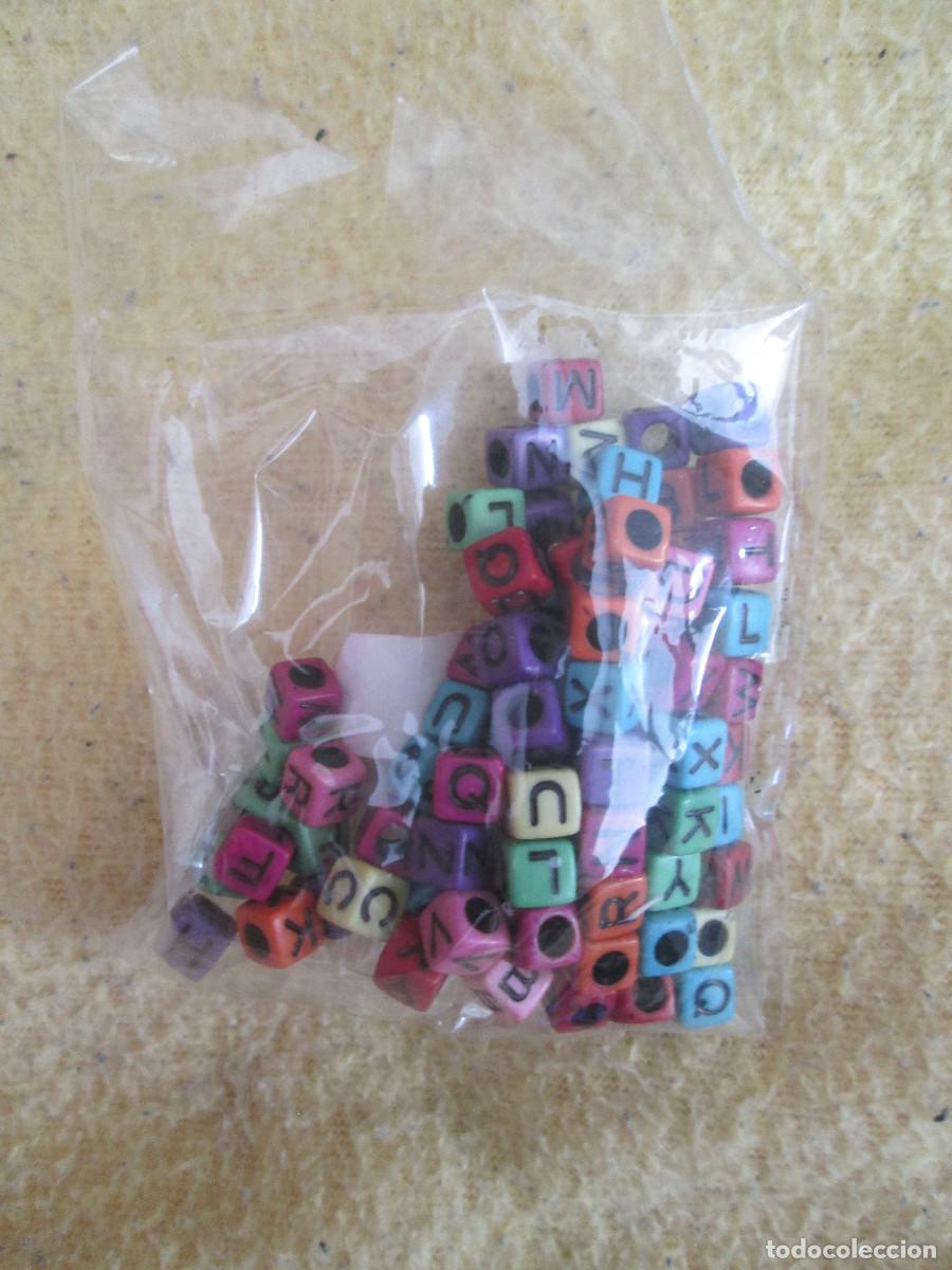 Artesan&iacute;a: CUENTAS DE CUBO DE LETRAS - Foto 1