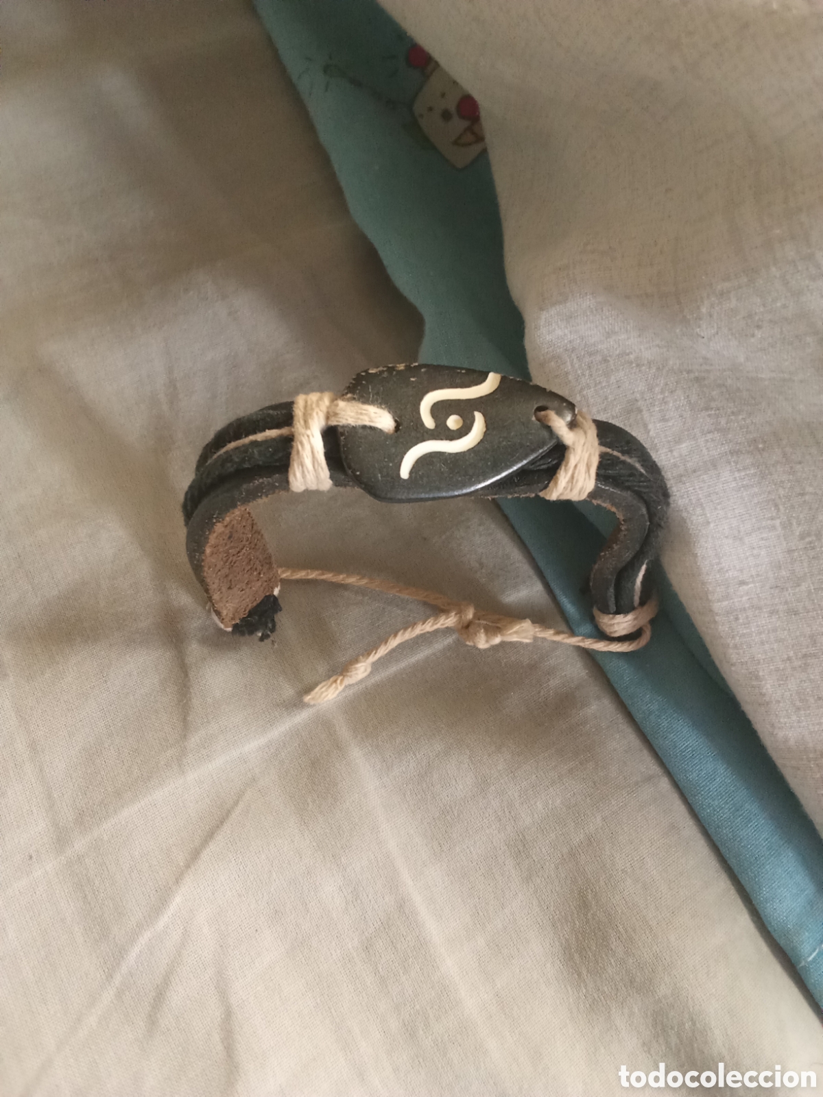 Artesan&iacute;a: PULSERA DE CUERO CON CUERDAS - Foto 1
