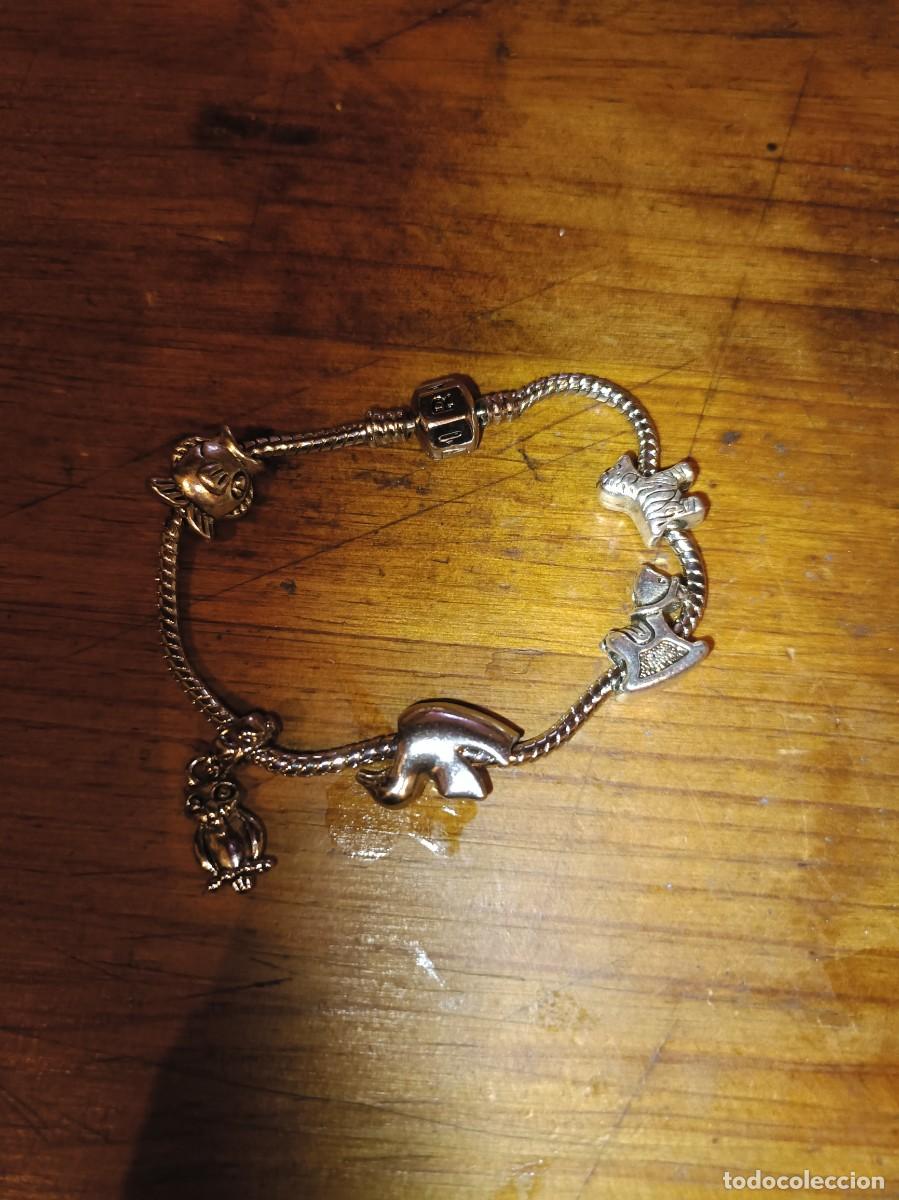 Artesan&iacute;a: PULSERA CON COLGANTES MARCA ZAJIRA