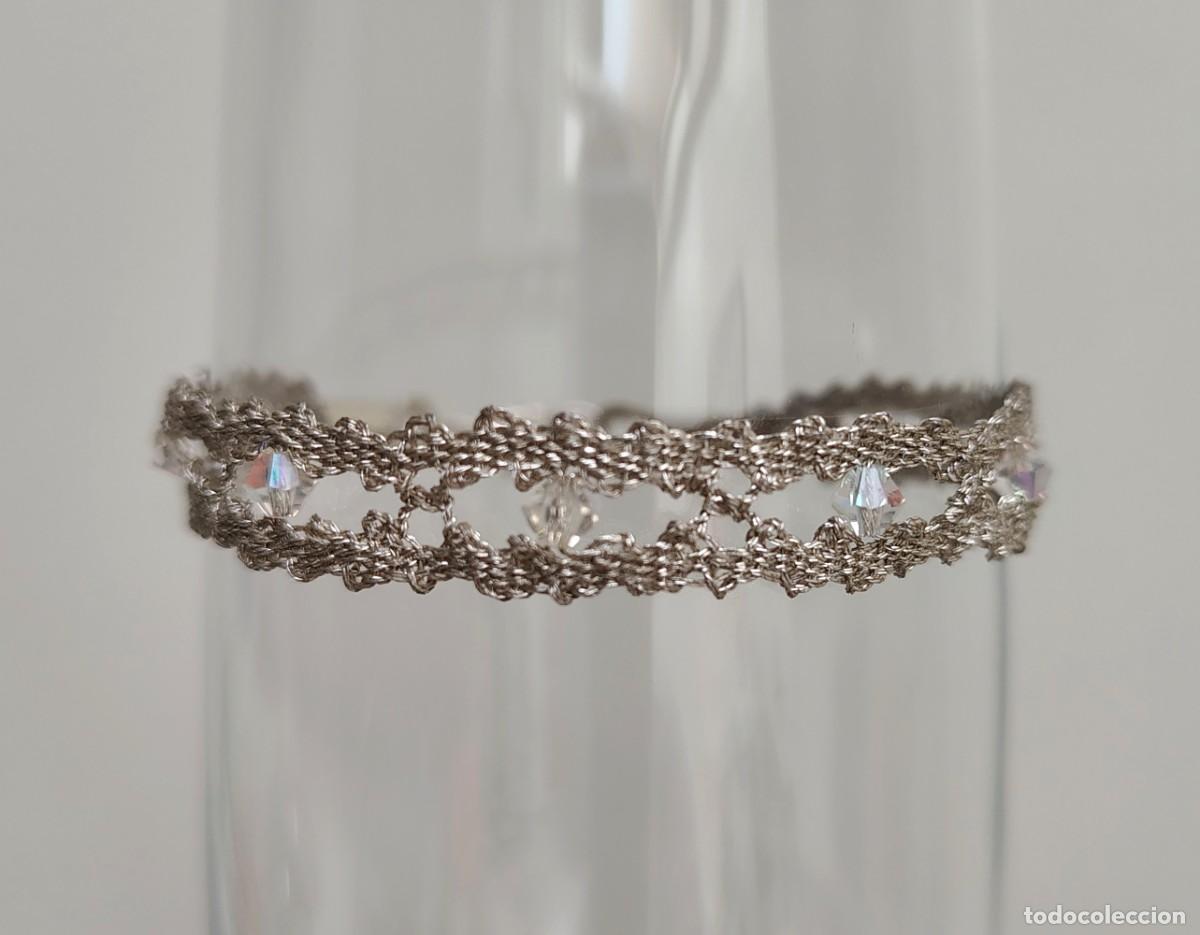 Artesan&iacute;a: Pulsera artesana plateada de encaje de bolillos