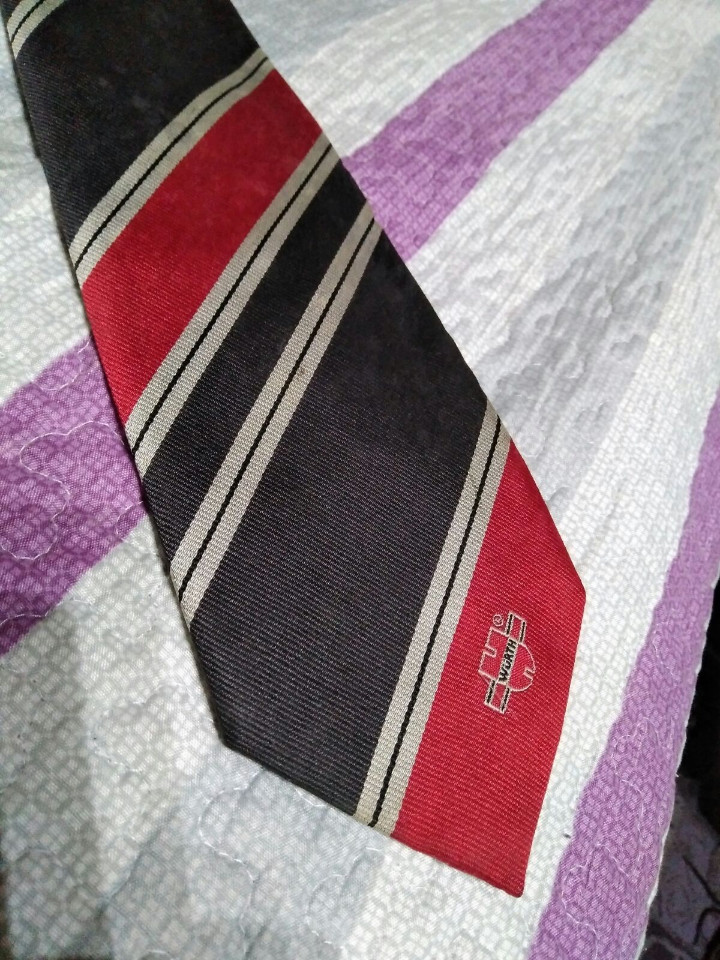 Artesan&iacute;a: CORBATA DE LA COMPA&Ntilde;IA WURTH - Foto 2