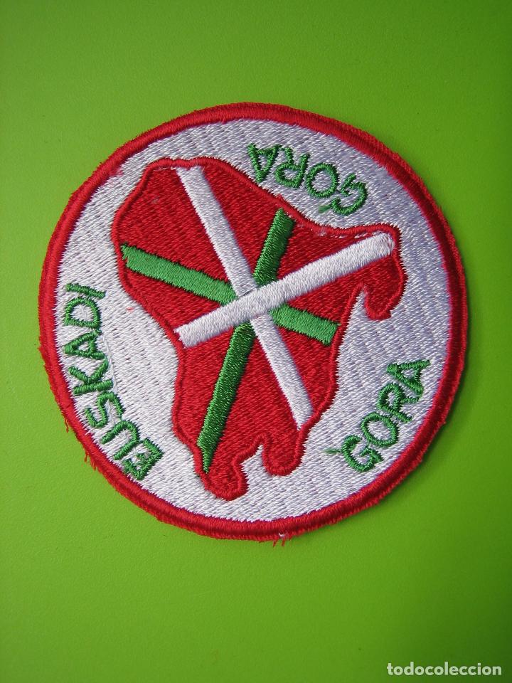 Artesan&iacute;a: Escudo bordado Euskadi - Foto 1